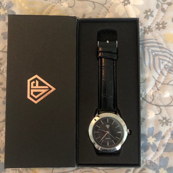 DF Quartz Watch - Picture 2 of 2